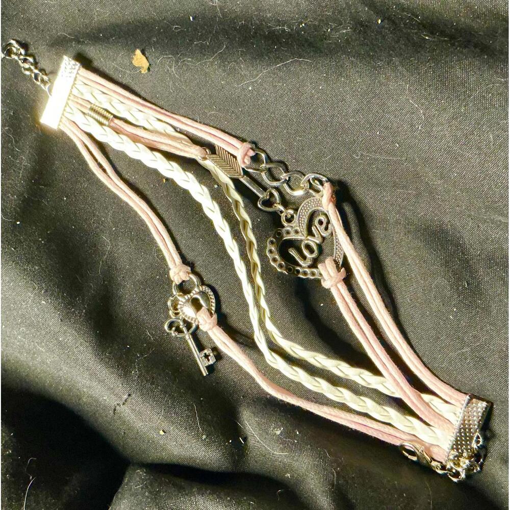 O35 Love Leather Bracelet